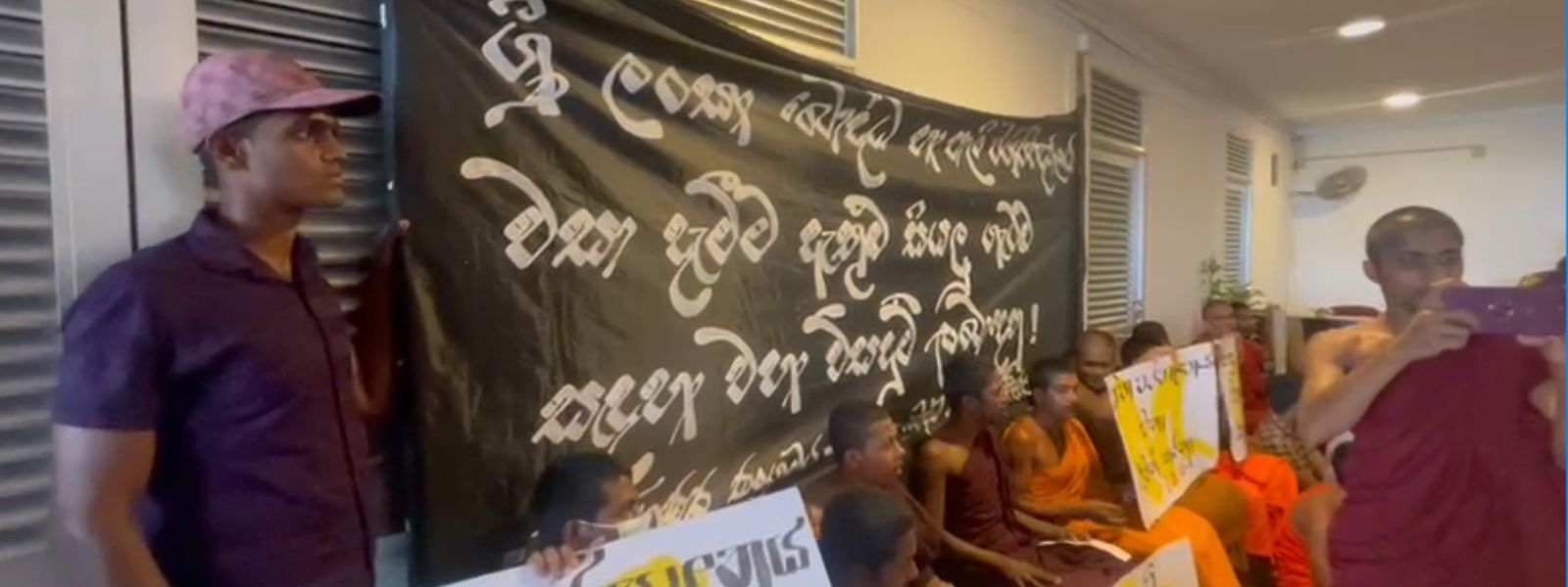 Student monks protest inside Education Ministry